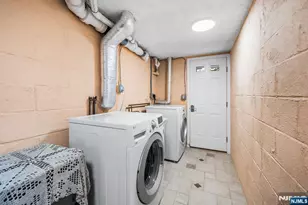 1095 Harvard Pl, Fort Lee, NJ 07024 - Photo 16