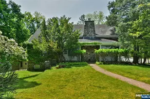 584 W Saddle River Rd, Upper Saddle River, NJ 07458 - Photo 2