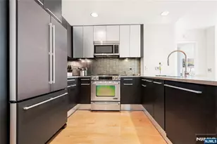 2 2nd Street 1704, Jersey City, NJ 07302 - Photo 10