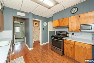 118 Hamilton Ave, Hasbrouck Heights, NJ 07604 - Photo 10