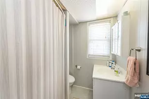 118 Hamilton Ave, Hasbrouck Heights, NJ 07604 - Photo 18