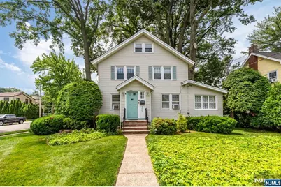 300 Van Buren Avenue, Teaneck Township, NJ 07666 - Photo 2