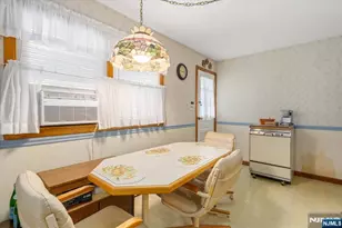 209 Washington Ave, Rutherford, NJ 07070 - Photo 10