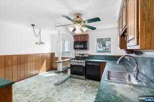 364 Roosevelt Ave, Lyndhurst Township, NJ 07071 - Photo 6