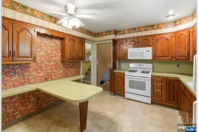 169 Hamilton Road, Teaneck Township, NJ 07666 - Photo 8