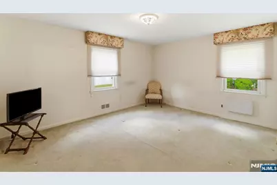 169 Hamilton Road, Teaneck Township, NJ 07666 - Photo 14