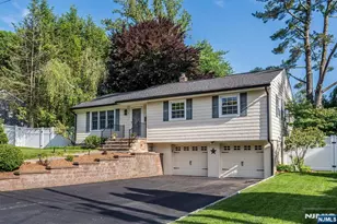 14 Clifford Dr, Park Ridge, NJ 07656 - Photo 2