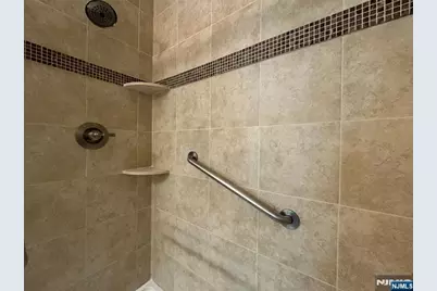 13-4 Tamaron Drive 13-4 #13-4, Waldwick, NJ 07463 - Photo 14