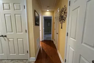 13-4 Tamaron Dr 13-4, Waldwick, NJ 07463 - Photo 4