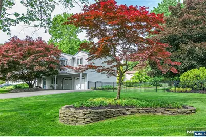 22 Woodbine Trail, Parsippany, NJ 07054 - Photo 4