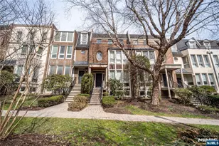 130 Kensington Dr, Fort Lee, NJ 07024 - Photo 6