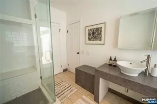 130 Kensington Dr, Fort Lee, NJ 07024 - Photo 24