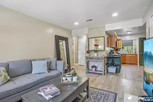 272-276 Walnut 6D, Newark, NJ 07105 - Photo 6