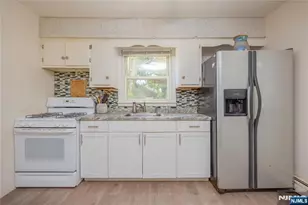 39 Broadway, West Milford, NJ 07480 - Photo 10