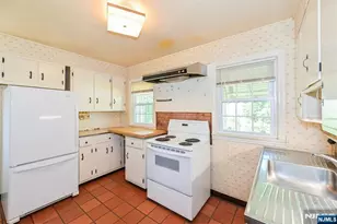 43 Urma Pl, Saddle Brook Township, NJ 07663 - Photo 22