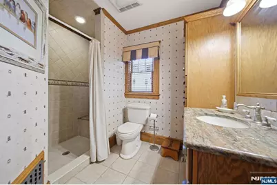 374 Diamond Bridge Avenue, Hawthorne, NJ 07506 - Photo 12