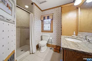 374 Diamond Bridge Ave, Hawthorne, NJ 07506 - Photo 12