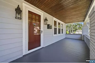374 Diamond Bridge Avenue, Hawthorne, NJ 07506 - Photo 2