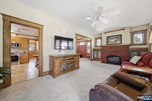 374 Diamond Bridge Ave, Hawthorne, NJ 07506 - Photo 4