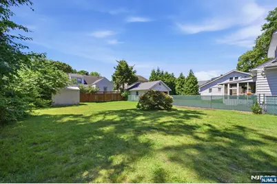374 Diamond Bridge Avenue, Hawthorne, NJ 07506 - Photo 20