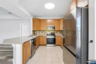 9104 Ravenscroft Rd, Clifton, NJ 07013 - Photo 12