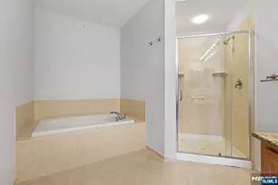 9104 Ravenscroft Rd, Clifton, NJ 07013 - Photo 24
