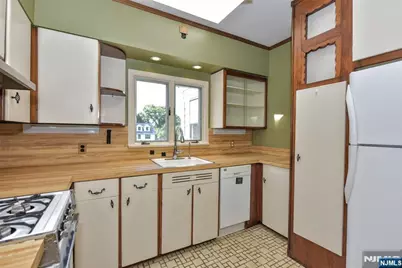 11 Mountain Ridge Drive, Wayne, NJ 07470 - Photo 12