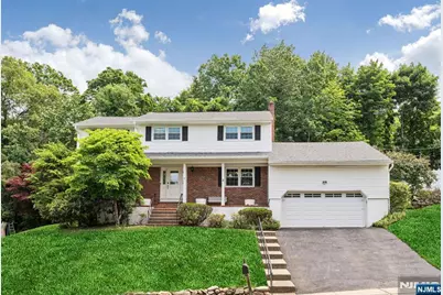 37 Wolfe Drive, Wanaque, NJ 07465 - Photo 2