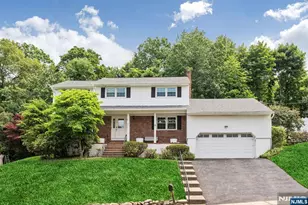 37 Wolfe Dr, Wanaque, NJ 07465 - Photo 2