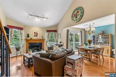 8 Quartz Lane, Paterson, NJ 07501 - Photo 2