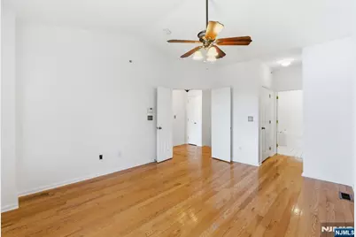 131 Brittany Court, Clifton, NJ 07013 - Photo 28
