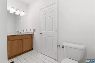 131 Brittany Ct, Clifton, NJ 07013 - Photo 32