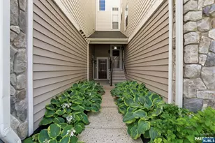 131 Brittany Ct, Clifton, NJ 07013 - Photo 2
