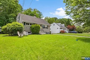 642 Ellington Rd, Ridgewood, NJ 07450 - Photo 2