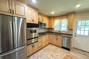 622 Valley Ct, Washington Township, NJ 07676 - Photo 4