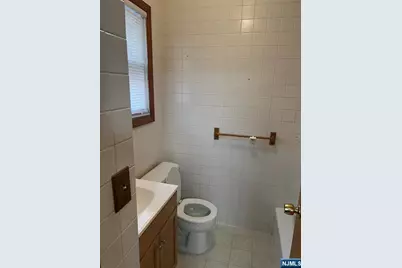 195 Walnut Street, Newark, NJ 07105 - Photo 12