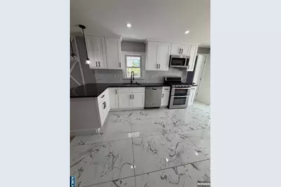 910 Roanoke Avenue, Hillside, NJ 07205 - Photo 4