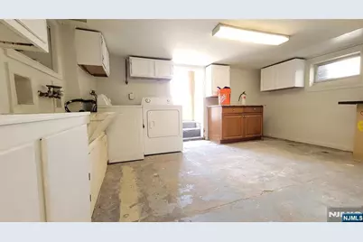 609 Chase Avenue, Lyndhurst Township, NJ 07071 - Photo 14