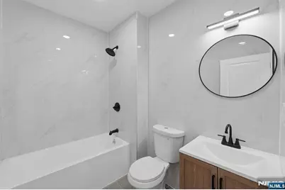 203-205 Hansbury, Newark, NJ 07112 - Photo 30