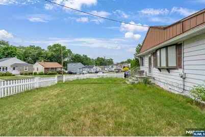 301 S Boulevard, Saddle Brook Township, NJ 07663 - Photo 4