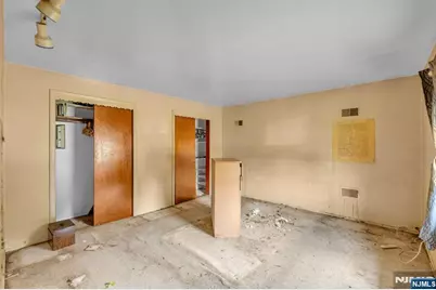 301 S Boulevard, Saddle Brook Township, NJ 07663 - Photo 10