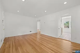 166 Beverly Hill Rd, Clifton, NJ 07012 - Photo 4