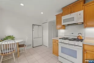 166 Beverly Hill Rd, Clifton, NJ 07012 - Photo 6