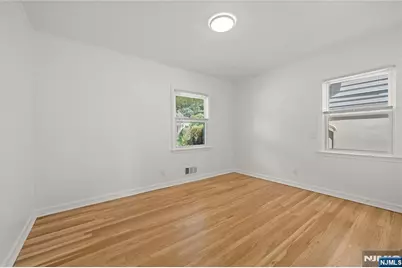 166 Beverly Hill Road, Clifton, NJ 07012 - Photo 8