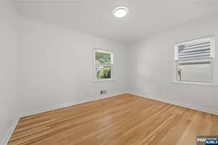 166 Beverly Hill Rd, Clifton, NJ 07012 - Photo 8