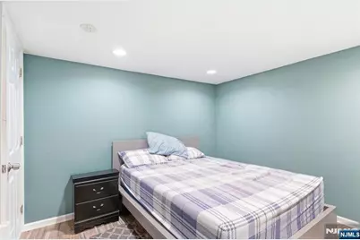 246 E 2nd Avenue, Roselle, NJ 07203 - Photo 16