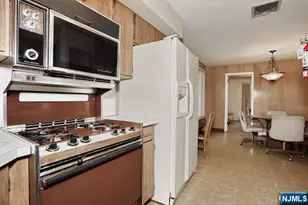 65 Haven Ave, Bergenfield, NJ 07621 - Photo 10