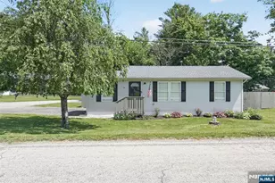 16 Clover Ln, Vernon, NJ 07418 - Photo 2