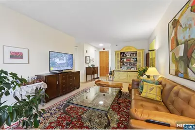 100 Carlyle Drive 5Hs #5HS, Cliffside Park, NJ 07010 - Photo 8