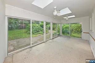 9 Lyncrest Dr, Paramus, NJ 07652 - Photo 34